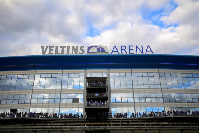 Im Schalke-Museum in der Veltins-Arena wird die Sonderausstellung zum Stadtjubiläum gezeigt.
