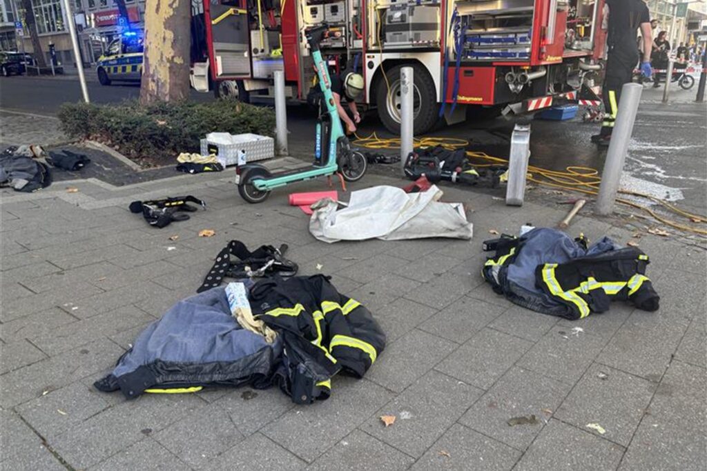 Bilder vom Brand auf der Kleppingstraße in der City von Dortmund am Freitag (19.09.).