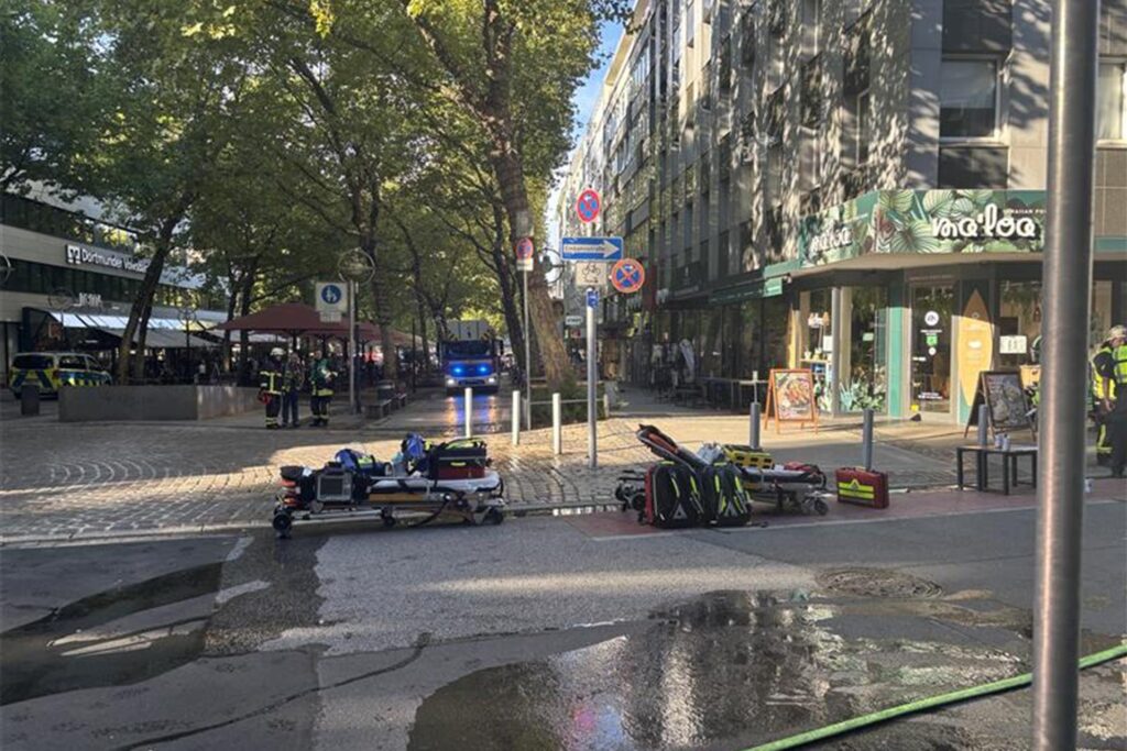 Bilder vom Brand auf der Kleppingstraße in der City von Dortmund am Freitag (19.09.).