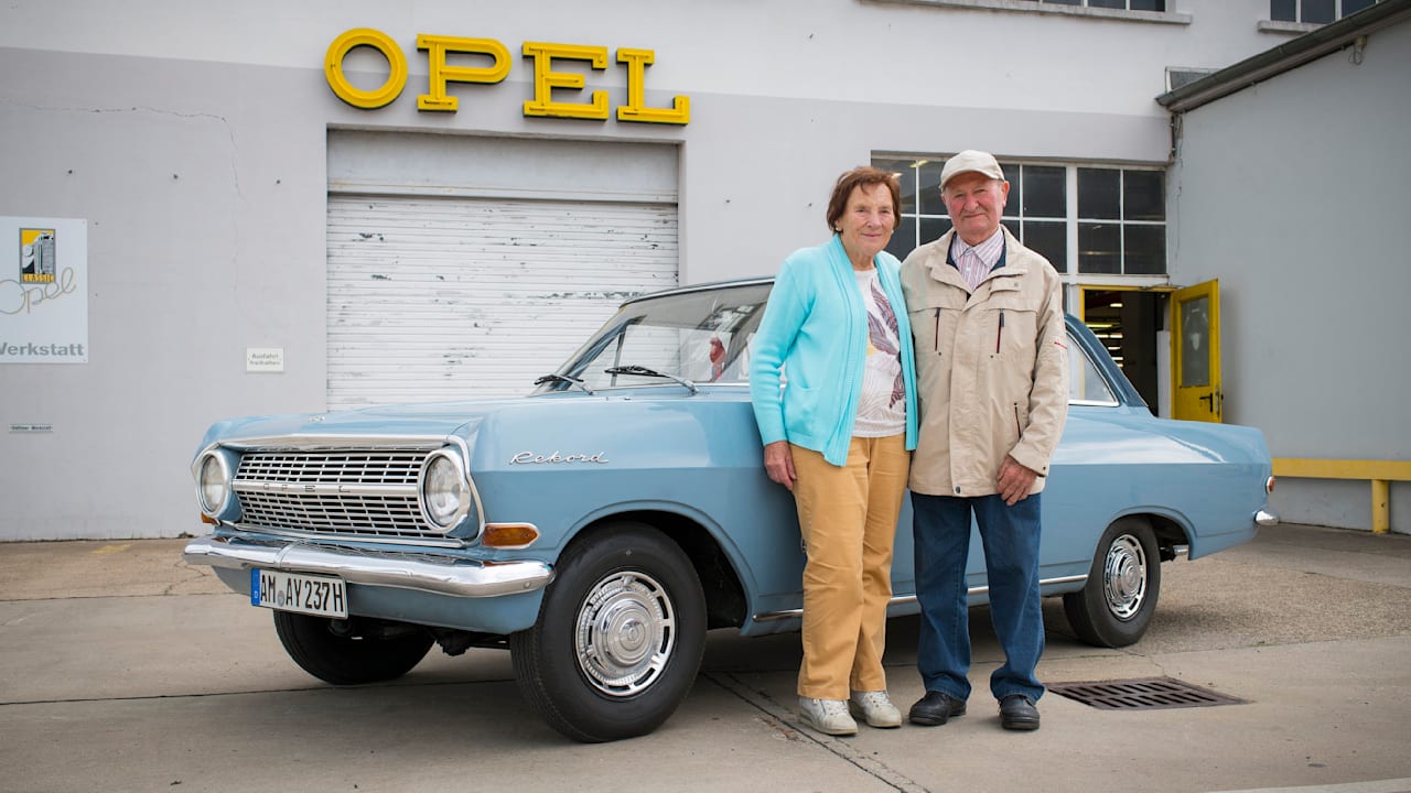 Rekord im Opel Rekord: Wir fahren seit 62 Jahren dasselbe Auto | Regional