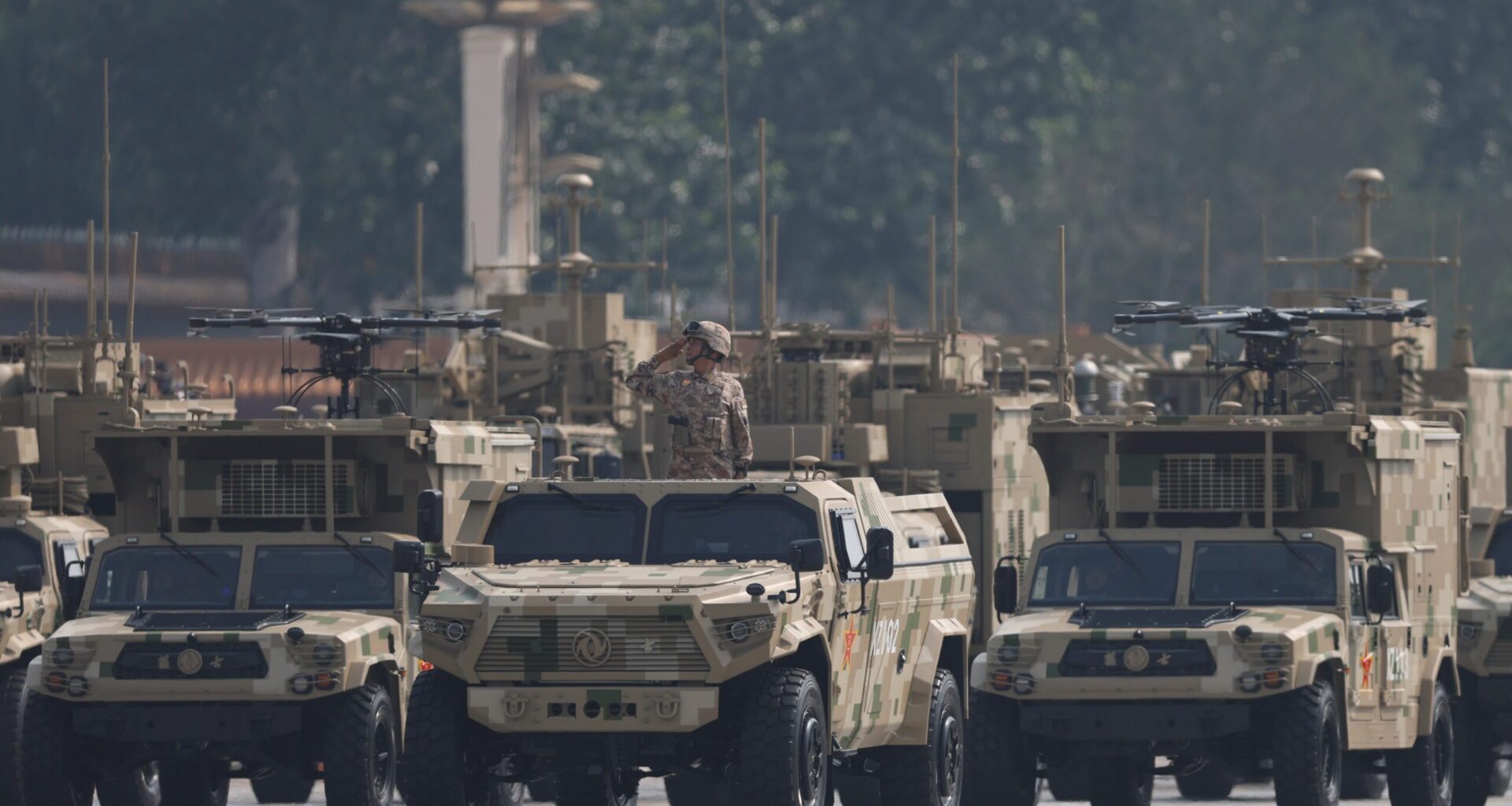 Drohnen, unbemannte Systeme und Gegenmaßnahmen gegen diese waren bei der Parade zum Tag des Sieges prominent vertreten.