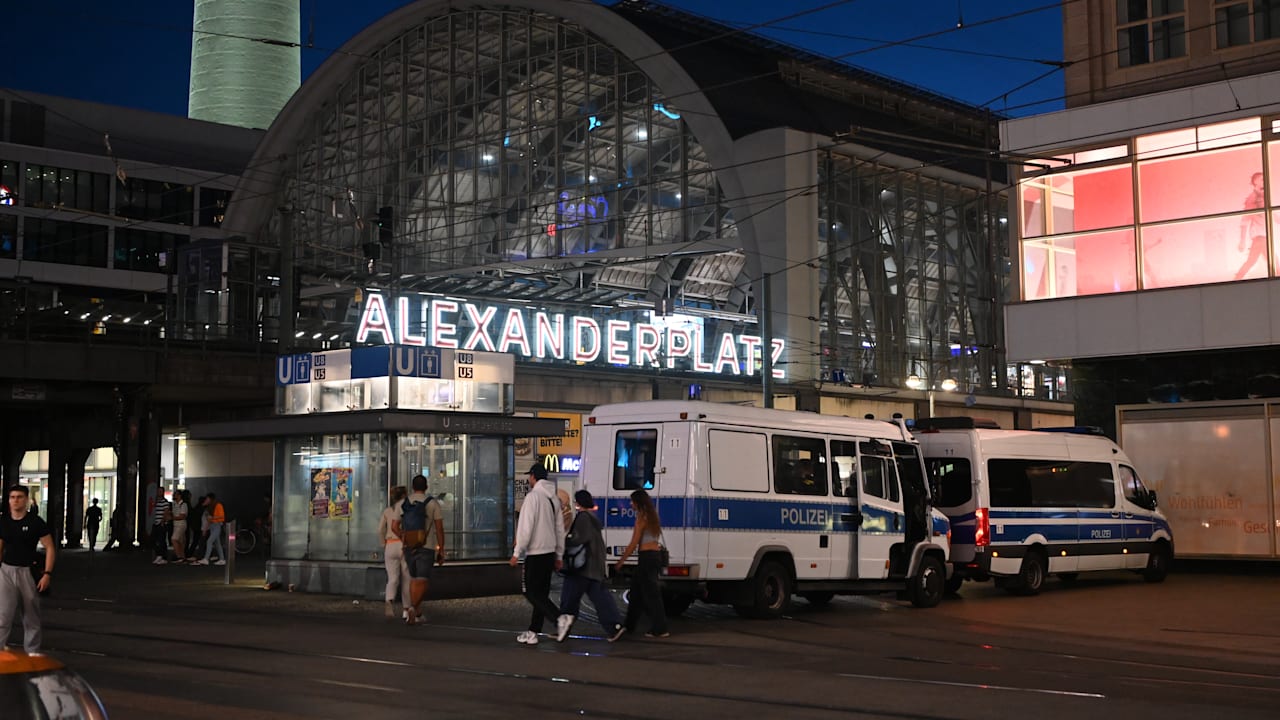 Berlin: Streit am Alexanderplatz endet tödlich – Zeugen gesucht | Regional