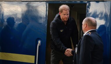 Prinz Harry: Überraschungsbesuch in der Ukraine | Unterhaltung