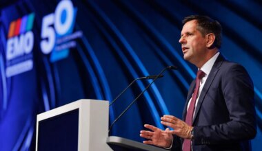 Messe in Hannover - Kriselnde Industrie sieht Wege zu Investitionen und Jobs - Wirtschaft