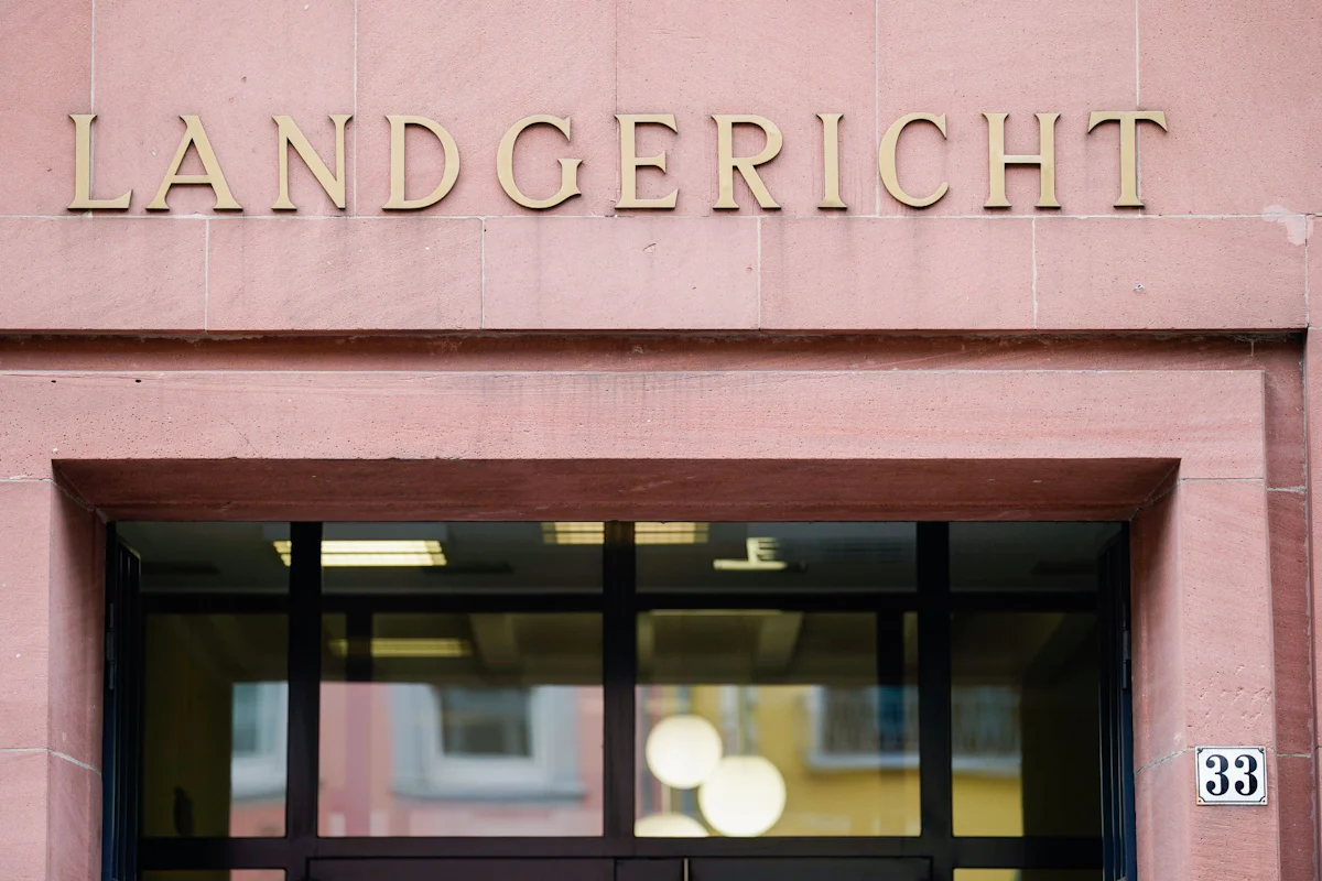 Schadenersatz - „Salatblatt-Sturz“: Gericht weist Klage auf 10.000 Euro ab - Panorama