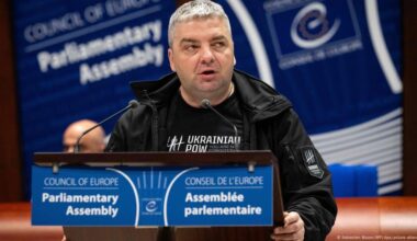 Vaclav-Havel-Preis für ukrainischen Journalisten Butkewytsch – DW – 29.09.2025
