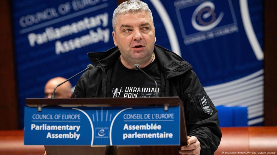 Vaclav-Havel-Preis für ukrainischen Journalisten Butkewytsch – DW – 29.09.2025