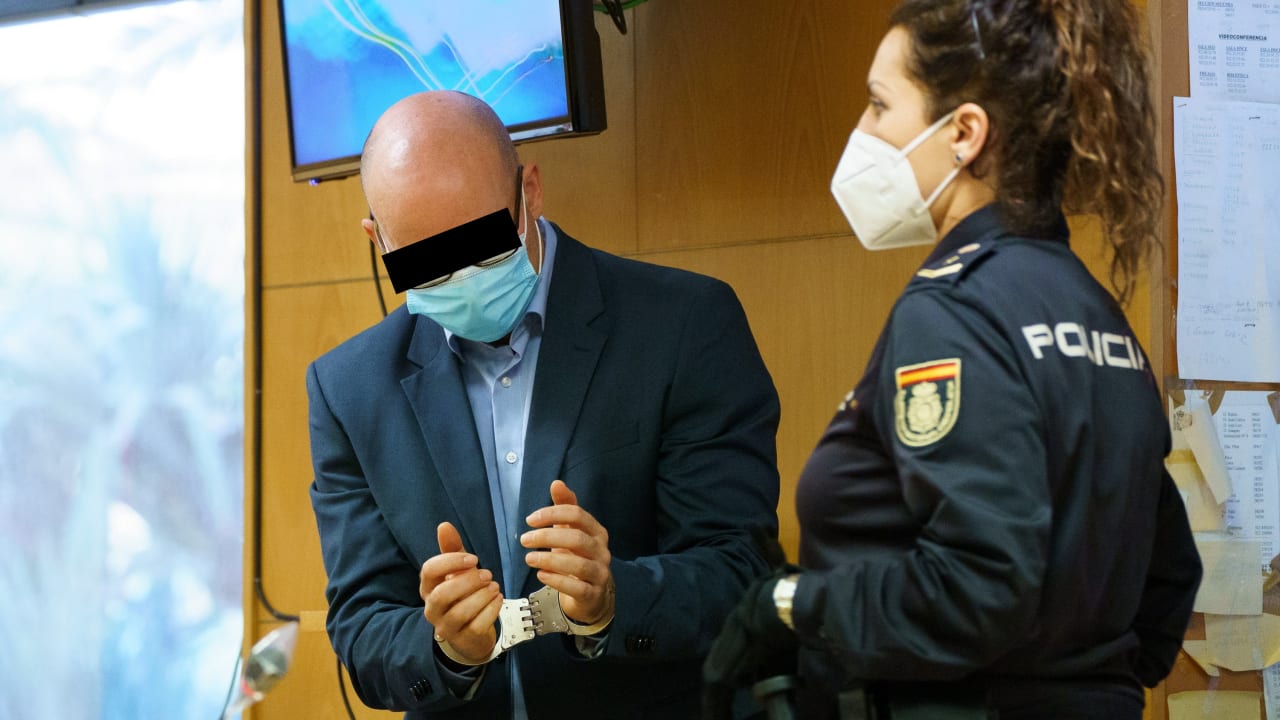 Urteil: Doppelmörder von Teneriffa behält Beamtenpension | Regional
