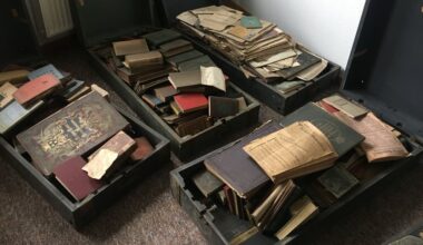 In alten Munitionskisten verwahrt worden waren die Bücher, die seit drei Jahren an der Moses-Mendelssohn-Akademie Halberstadt Gegenstand der Forschung sind.