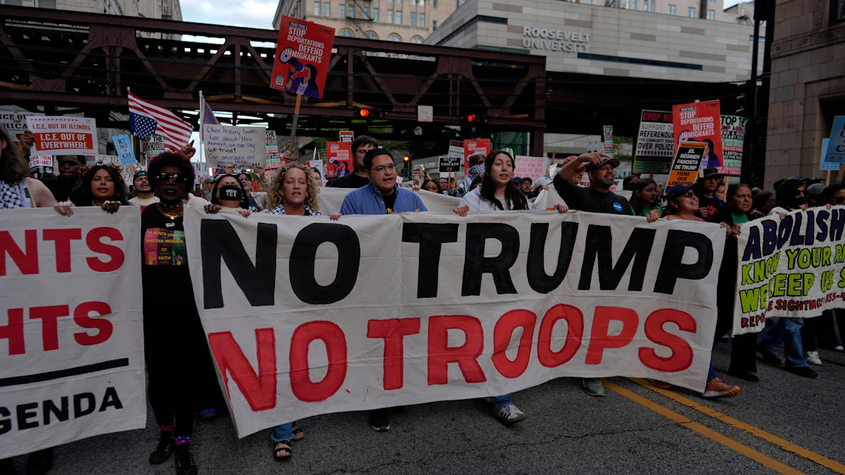 USA News: Militäreinsatz wie im Krieg? Trump droht Chicago - Politik
