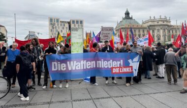 Hunderte demonstrieren in München gegen Kriege weltweit