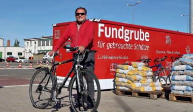 Glücklich über seinen Fund: Francisco Amaya will das Fahrrad richtig flottmachen und für einen guten Zweck weitergeben.
