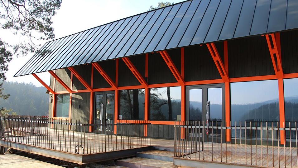 Das Höllensteinhaus von vorne. Das Höllensteinhaus von vorne.