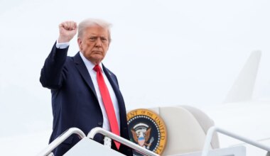 Ukraine-Krieg - Trump sieht sich bereit für weitere Russland-Sanktionen - Politik