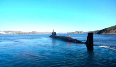 Putin schickt Atom-U-Boot und Zerstörer auf See | Politik