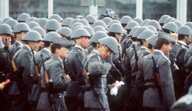 Personalmangel bei der Bundeswehr: Ex-NVA-Soldaten als Reservisten gefordert