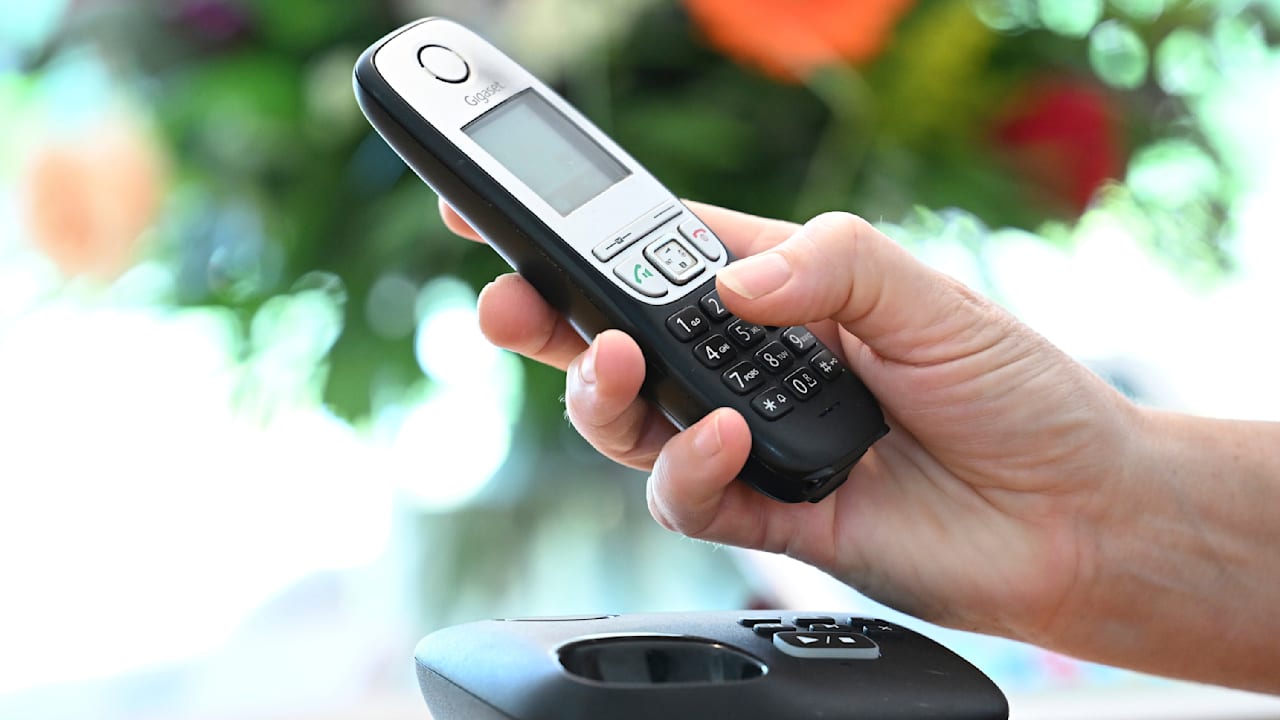Festnetz-Tarife werden teurer: So sparen Telekom-Kunden fast 19 Euro pro Monat | Leben & Wissen