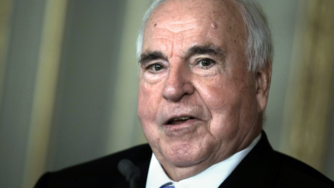 Berlin ehrt Helmut Kohl: Allee-Umbenennung beschlossen | Regional