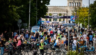 München: Hunderte Teilnehmer bei Fahrraddemo gegen IAA - München