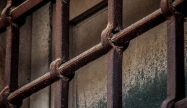 Mann vermisst Jacke in Wiesbaden und landet im Gefängnis