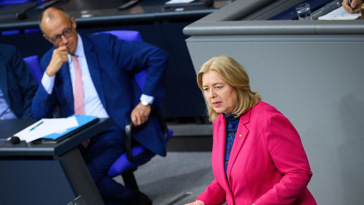 Bas und Merz erklären Reformpläne für Bürgergeld zur Chefsache