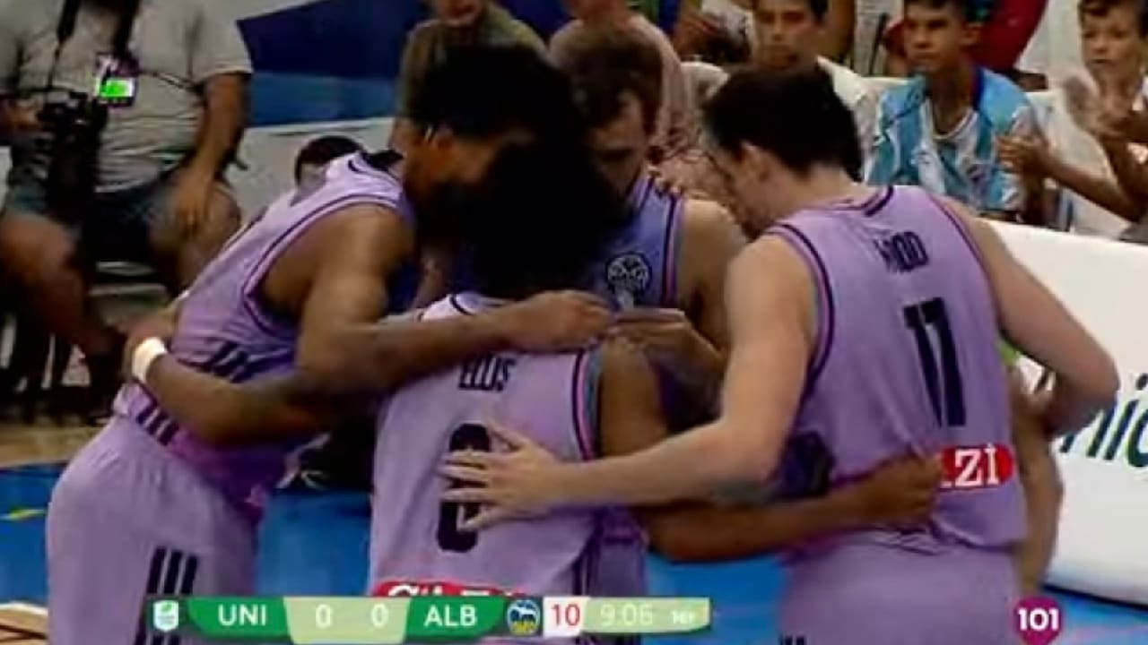 Was hinter der Trikot-Farbe steckt: Alba ver-fliedert in Malaga | Sportmix