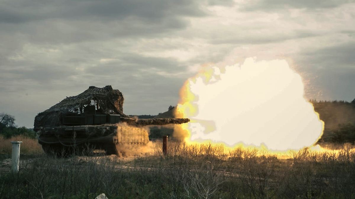 Einkesselung durch Panzer?: Kiew sieht neue Taktik russischer Infanterie bei Pokrowsk