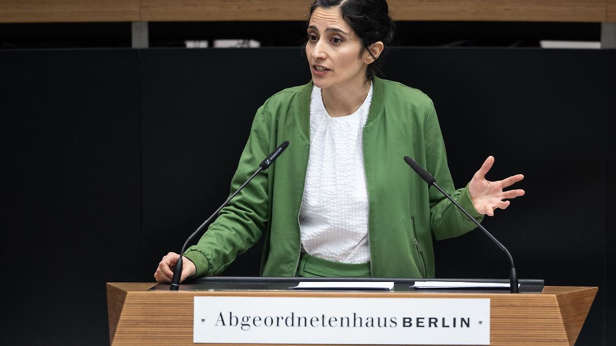 Berlin & Brandenburg: Vizepräsidentin gibt Fehler bei Protest im Parlament zu
