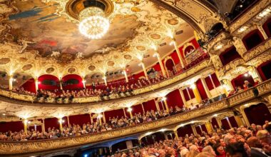 Hamburg & Schleswig-Holstein: Theaternacht in Hamburg – 33 Bühnen laden zum Entdecken ein
