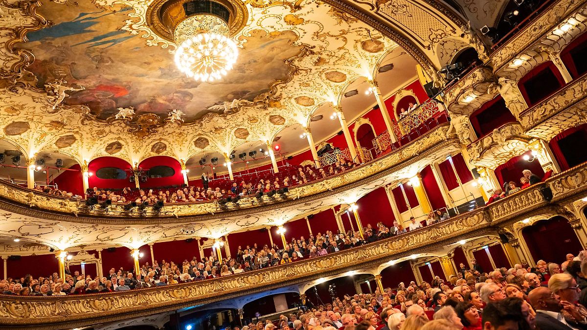 Hamburg & Schleswig-Holstein: Theaternacht in Hamburg – 33 Bühnen laden zum Entdecken ein