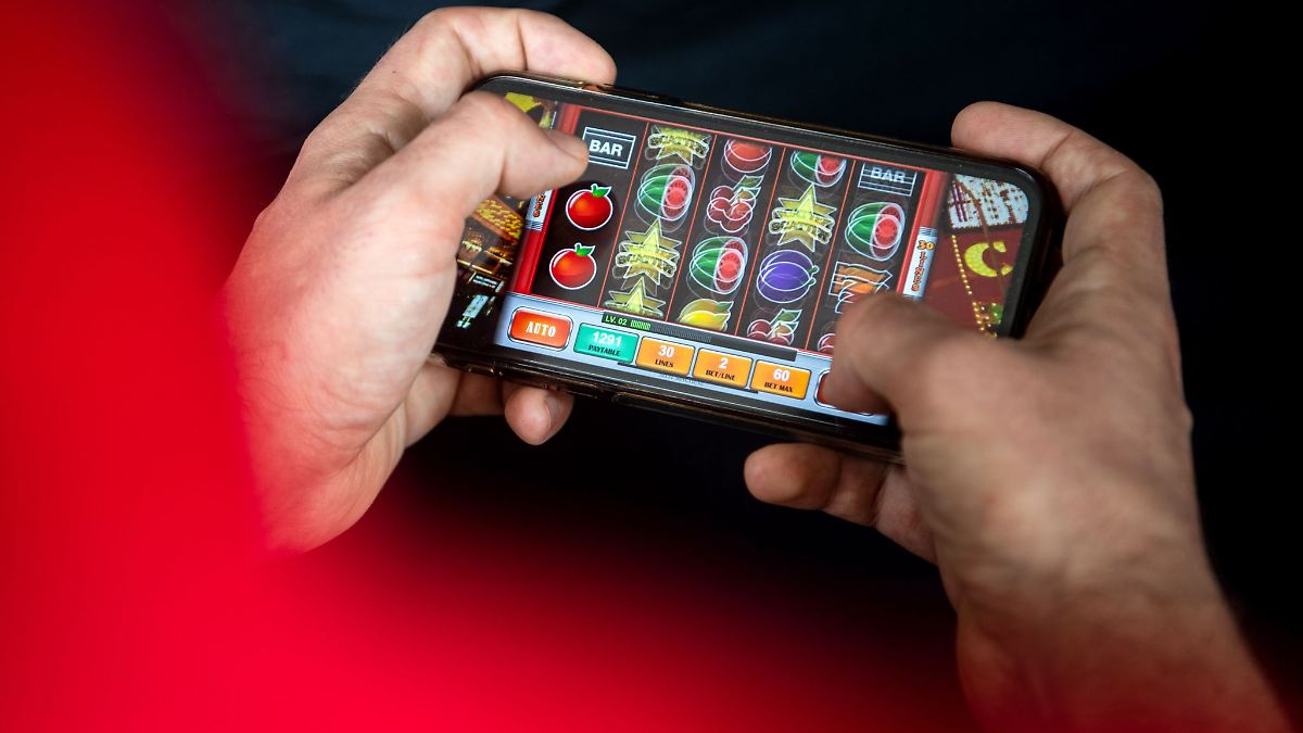 Niedersachsen & Bremen: Glücksspielsucht - Wo Betroffene nun digital Hilfe finden
