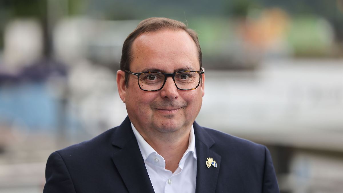 Nordrhein-Westfalen: Dritte Amtszeit: Kufen bleibt Oberbürgermeister in Essen