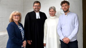 Karola Mischak-Struckmann (v.l.), Superintendent Torsten Krall, Charlotte Horn und Philipp Heinicke.
