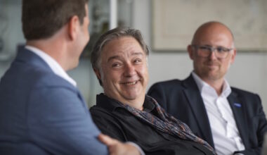 Stefan Blunier unterzeichnet Vertrag als Generalmusikdirektor der Duisburger Philharmoniker