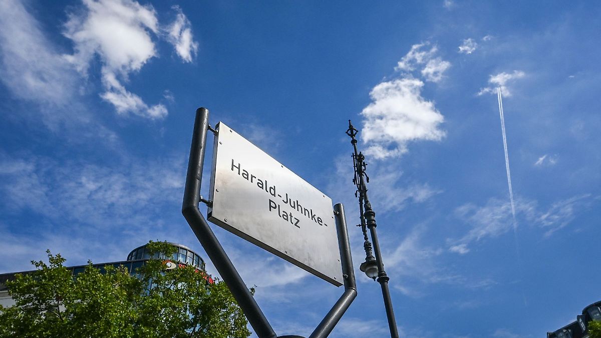 Berlin & Brandenburg: Harald-Juhnke-Platz wird mit einem Festakt eingeweiht