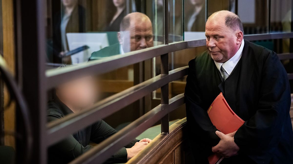 Berlin & Brandenburg: Führender Neonazi tritt in Berlin Haftstrafe an