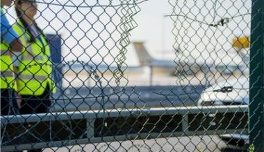 Klima-Aktivisten nach Flughafen-Blockade angeklagt