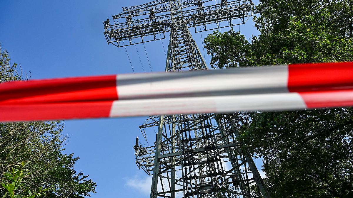 Berlin & Brandenburg: Nach tagelangem Stromausfall: Ermittlungen gehen weiter