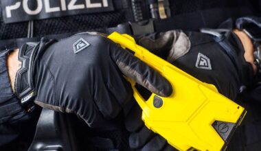 Niedersachsen & Bremen: Mann bedroht Polizei mit Axt und wird getasert
