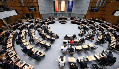 Berlin & Brandenburg: Umfrage: Keine Mehrheit für CDU und SPD