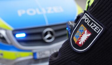 Hamburg & Schleswig-Holstein: Jugendlicher mit Stichwunde ins Krankenhaus gebracht