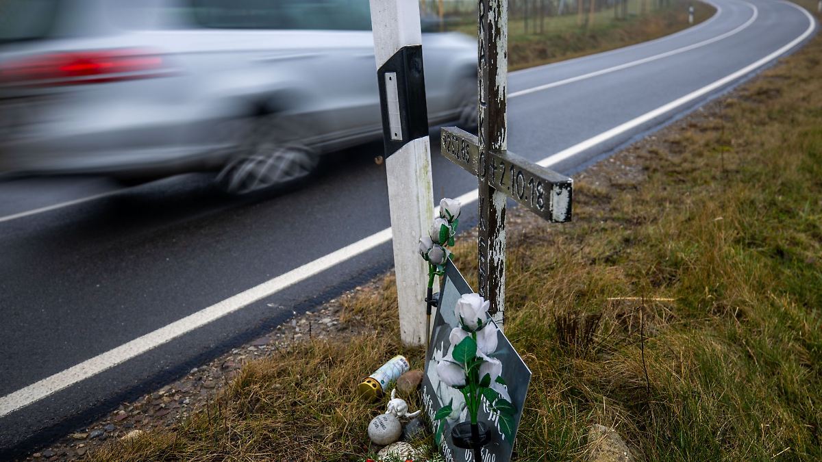 Niedersachsen & Bremen: Autofahrerin stirbt bei Unfall in Ganderkesee