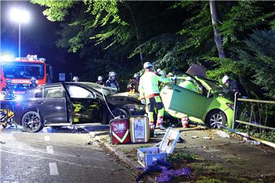 Vier Verletzte bei Autounfall in Solingen