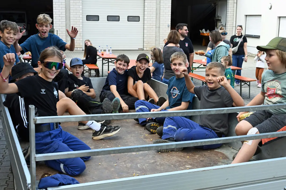 Über 80 Helfer säubern Fürth: Alte Reifen, Ölkanister und ein Kinderwagen gefunden