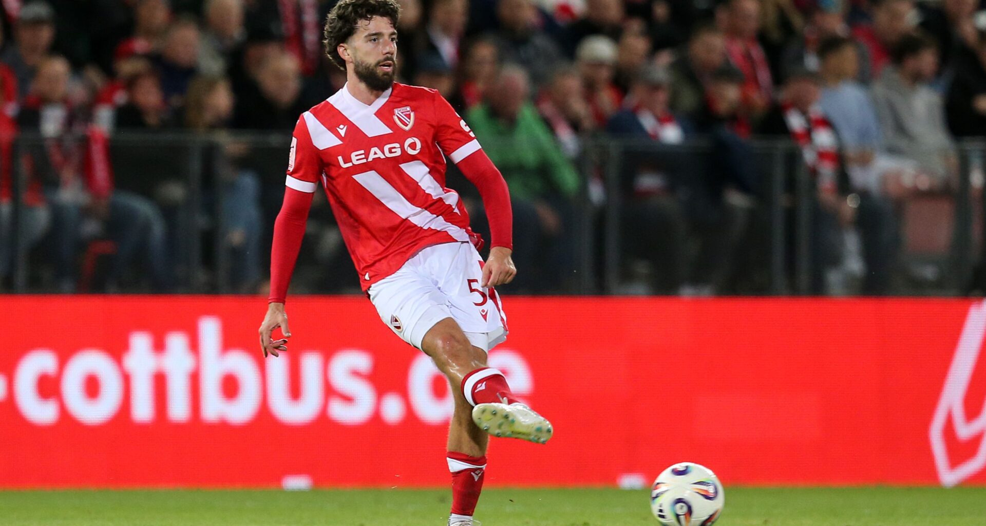 Energie Cottbus vs. VfB Stuttgart II heute live im Free-TV sehen: Wer zeigt / überträgt die 3. Liga am Freitag im TV und Livestream?