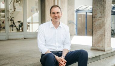 Bürgermeisterwahl in Karlsdorf‑Neuthard: Karlsruher Jurist Gunter Carra wirft Hut in den Ring