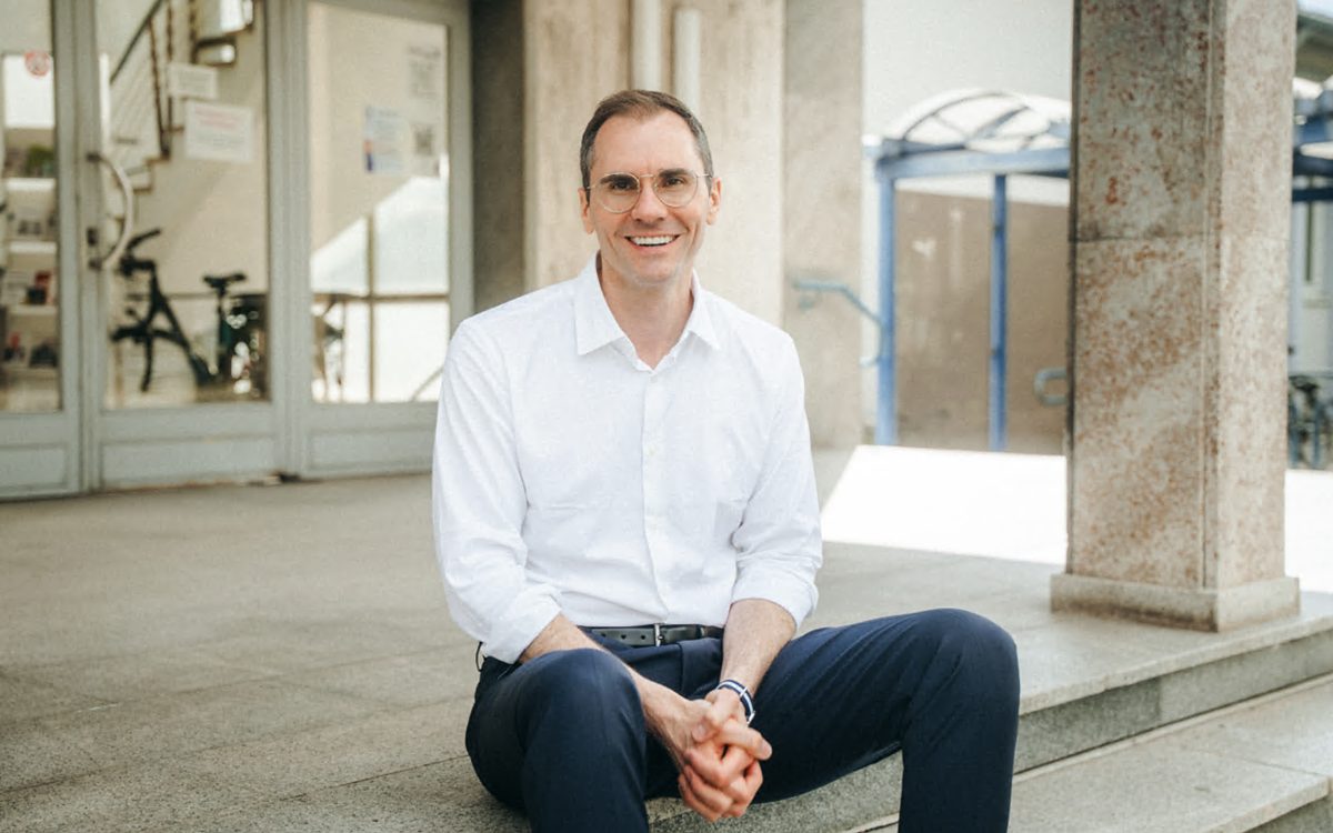 Bürgermeisterwahl in Karlsdorf‑Neuthard: Karlsruher Jurist Gunter Carra wirft Hut in den Ring