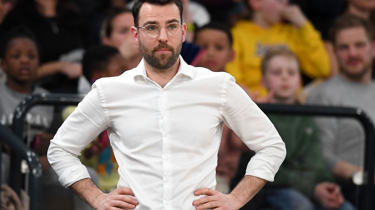 Hamburg & Schleswig-Holstein: Hamburgs Basketballer scheitern erneut in Runde eins