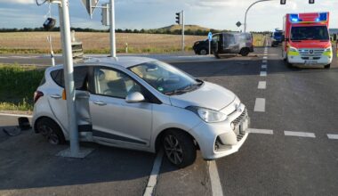 Unfall auf B2 bei Leipzig: Zwei Verletzte nach Vorfahrtsfehler