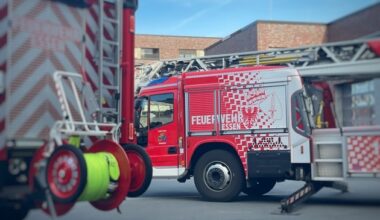 FW-E: Kellerbrand in Mehrfamilienhaus - Feuerwehr verhindert Brandausbreitung